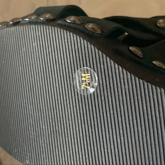 ITALIAN GIANNI BINI SIZE 7 1/2 MEDIUM WOMENS’ SANDALS IN BLACK - Picture 4 of 9